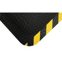 Hog Heaven Mat, Diamond, 4-4/5' x 8' x 5/8", Black/Yellow, Nitrile Groupe Belzile Dickner