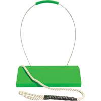 Cale de roue pour avion Checkers Safety SafeRay avec poign&eacute;e ergonomique &agrave; cordage en boucle, Ur&eacute;thane, Vert fluorescent, 24" la x 8" p x 6" h Groupe Belzile Dickner