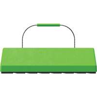 Cale de roue pour avion Checkers Safety SafeRay avec poign&eacute;e &agrave; c&acirc;ble & patin en caoutchouc, Ur&eacute;thane, Vert fluorescent, 24" la x 8" p x 6" h Groupe Belzile Dickner