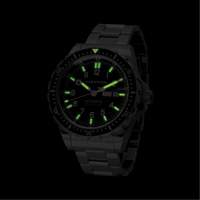 Tr&egrave;s grande montre automatique avec jour/date avec bracelet en acier inoxydable, Num&eacute;rique, &agrave; piles, 46 mm, Argent Groupe Belzile Dickner