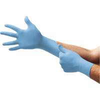 Gants d'examen XC-310 Xceed, Petit, Nitrile, 4,3 mils, Sans poudre, Bleu, Classe 2 Groupe Belzile Dickner