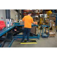 Anti-Fatigue Matting, Diamond, 1-2/3' x 3-1/4' x 3/4", Black/Yellow, Polyurethane Groupe Belzile Dickner