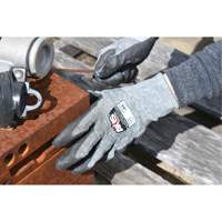 Gants de travail r&eacute;sistants &agrave; la coupe, compatibles avec &eacute;crans tactiles RWG566 AXIS, Taille T-petit, Calibre 18, Rev&ecirc;tement Polyur&eacute;thane, Enveloppe en Acier inoxydable/PEHP, ASTM ANSI niveau A5/EN 388 niveau E Groupe Belzile Dickner