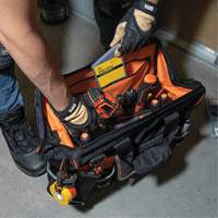 Sac &agrave; outils avec grande ouverture Tradesman Pro, Nylon balistique, 42 pochettes, Noir Groupe Belzile Dickner