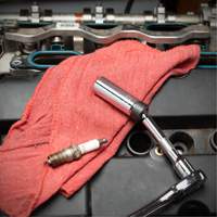 Douille magn&eacute;tique pivotante &agrave; six pans pour bougie d'allumage  Groupe Belzile Dickner