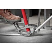 Machine &agrave; plier les conduits en aluminium Groupe Belzile Dickner