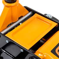 Cric &agrave; planchers pour usage intensif, 3 tonne(s) Capacit&eacute;, 5-1/4" Abaiss&eacute;e, 18-1/4" &eacute;lev&eacute;e, Hydraulique &agrave; main Groupe Belzile Dickner