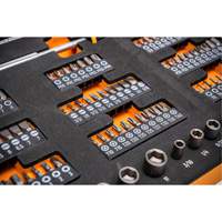 Jeu d'outils &agrave; t&ecirc;te &eacute;troite pour m&eacute;canicien dans un plateau de rangement en mousse Groupe Belzile Dickner